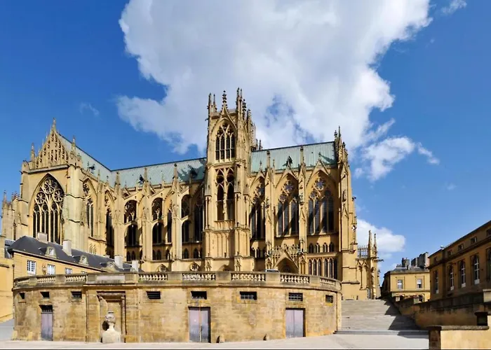 Serenity Bed Palace 2 Gare *