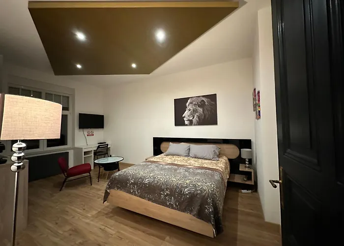 Serenity Bed Palace 2 Gare *